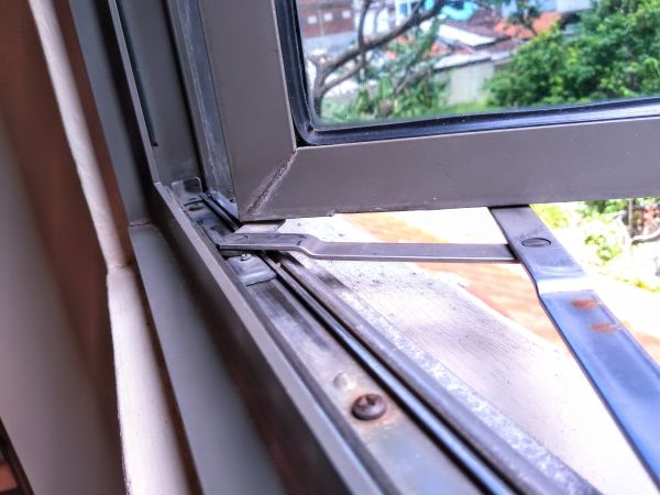Hinged Window Replacement in Kyle